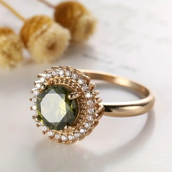 Olive Green & Clear CZs Ring - Picture 3 of 10